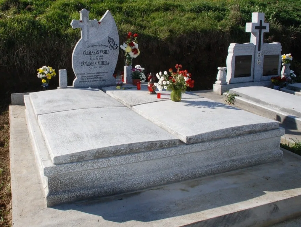 Monumente Funerare Ieftine